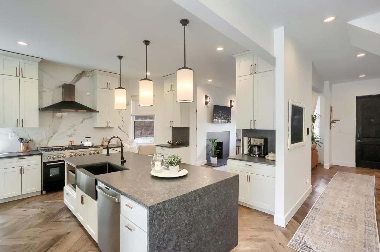 Newly Renovated Victorian Gem Perfect Space For Family Vacations! Pittsburgh Bagian luar foto