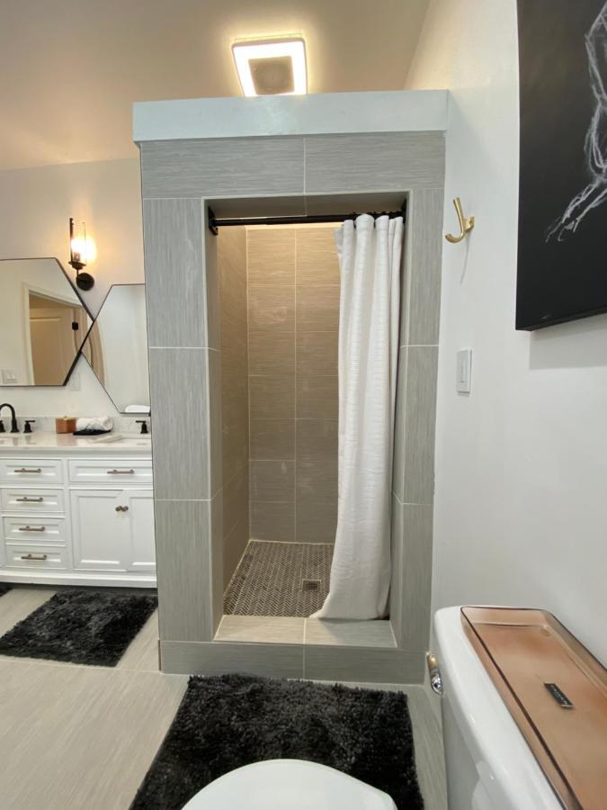 Newly Renovated Victorian Gem Perfect Space For Family Vacations! Pittsburgh Bagian luar foto