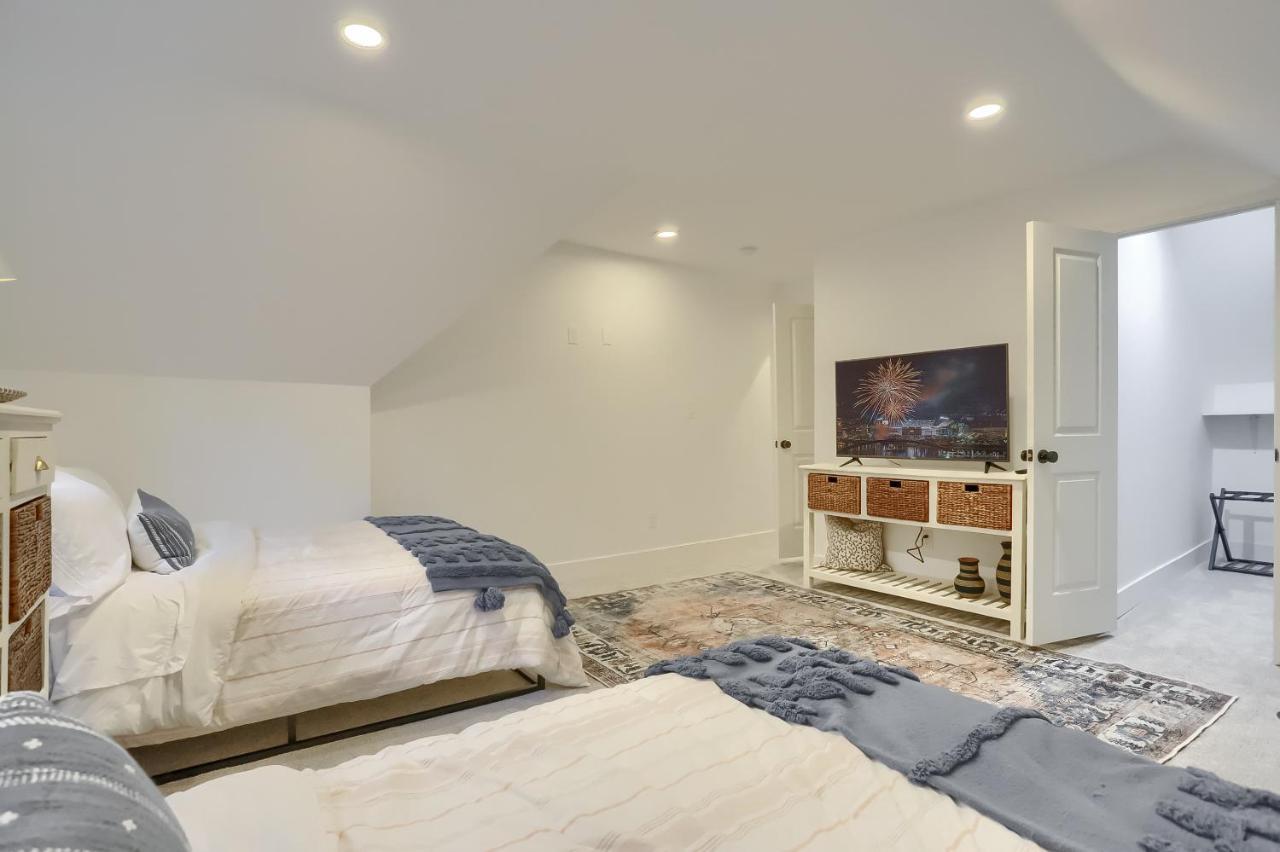 Newly Renovated Victorian Gem Perfect Space For Family Vacations! Pittsburgh Bagian luar foto